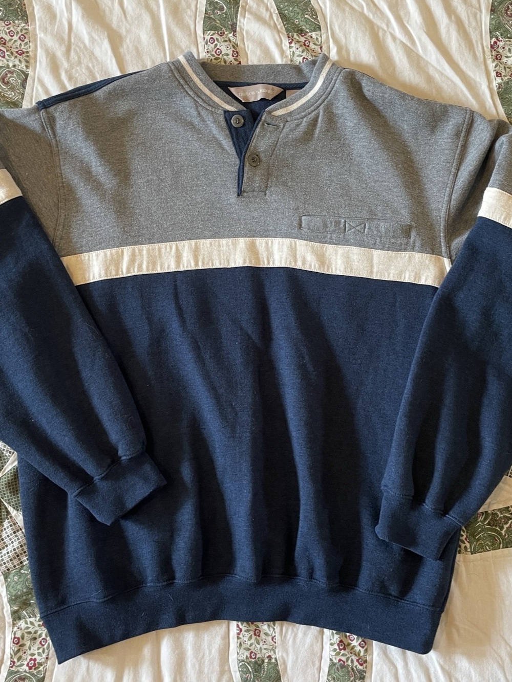 Vintage Taylor & Henry Blue White Gray Color Block Pullover Large Retro Grandpa